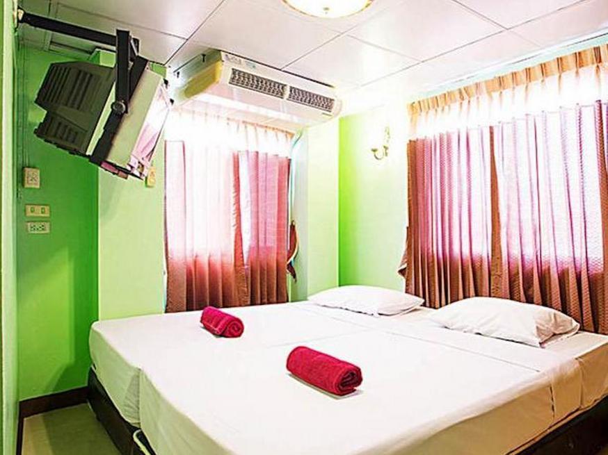 Four Sons Inn Bangkok Extérieur photo
